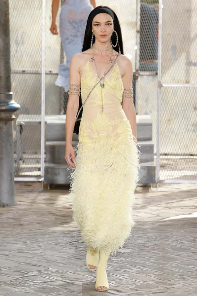 Look 9
